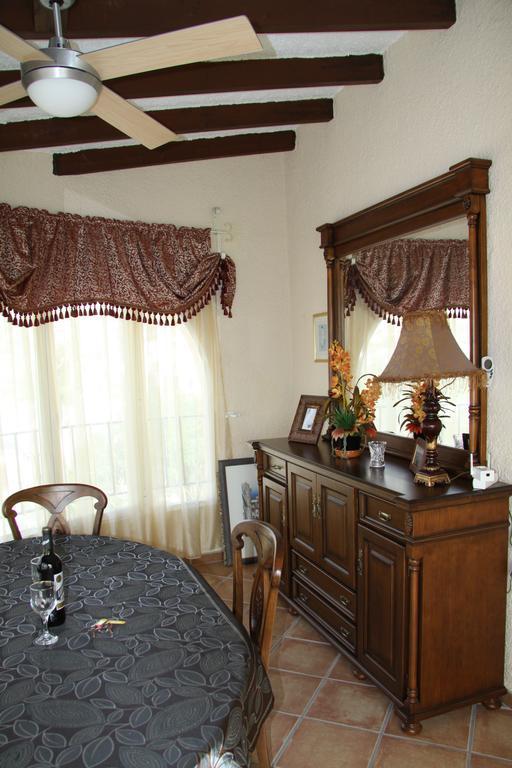 Apartamentos El Tosal 47A กัลเป ภายนอก รูปภาพ
